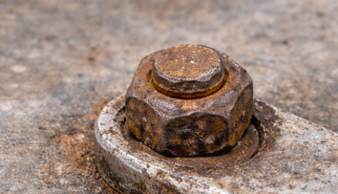 Jak odkręcić nakrętkę – wyrobioną, zapieczoną i&nbsp;nie tylko?